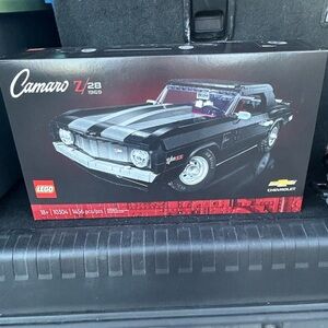 NWT Lego Camaro Z/28 1969 Set 10304